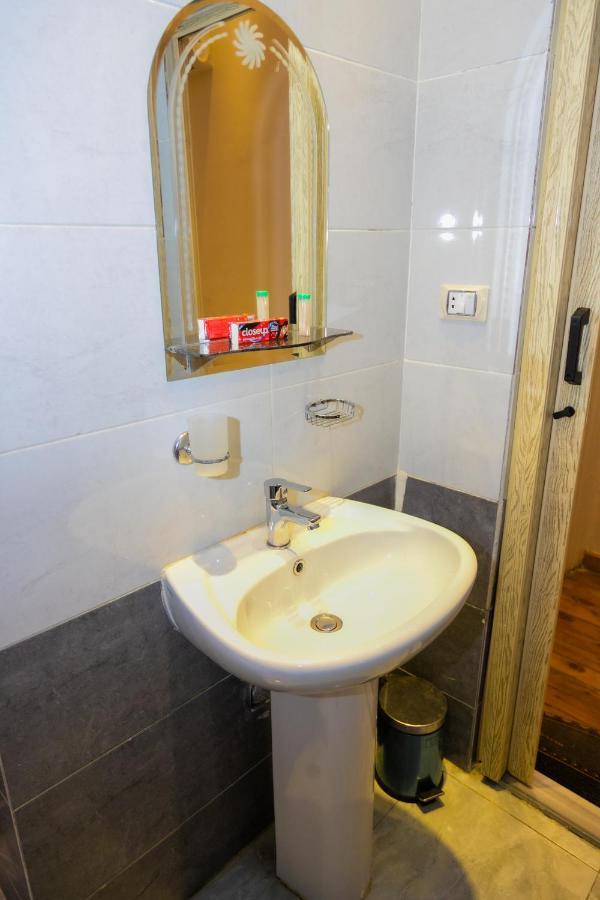Regency Inn Kairo Exteriör bild